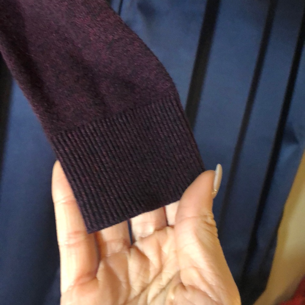 Express Sweater - Picture 5 of 5